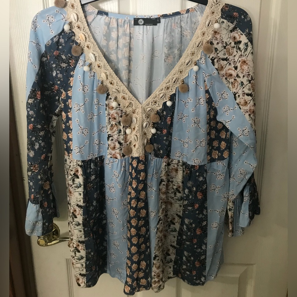 Seashell & Pom Pom Italian Top